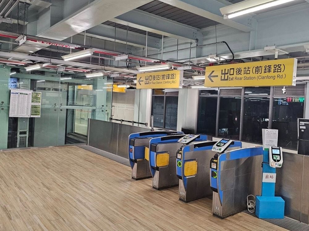 台南車站後站出口（前鋒路）成功大學方向